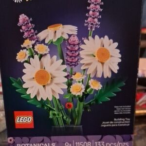 LEGO Botanical Collection with White and Purple Flowers